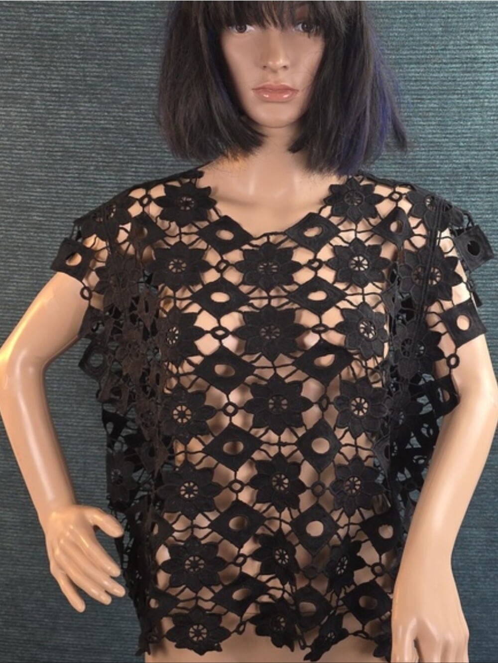 Crochet Cut Out Floral Lace Vest/ Cover Up Top - Picture 4 of 13